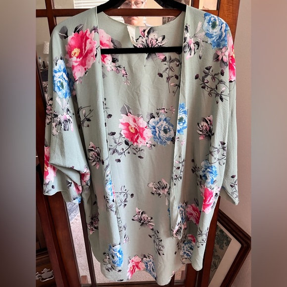 Lovely J Boho Mint High Low Kimono - Picture 2 of 4